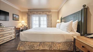 Executive-Suite, Balkon | Pillowtop-Betten, laptopgeeigneter Arbeitsplatz, Bügeleisen/Bügelbrett