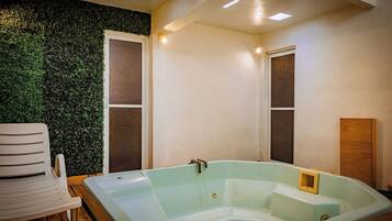 Tina de hidromasaje interior