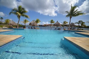 2 outdoor pools, pool umbrellas, pool loungers - Spanish Water Beach (Jan Thiel)