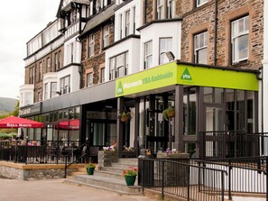 Front of property - YHA Ambleside - Hostel (Ambleside)