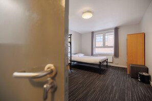 Unclassified image, 5 of 104, button - YHA Liverpool Albert Dock - Hostel (Liverpool)