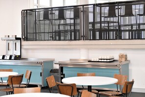 Dining - YHA London Thameside - Hostel (London)