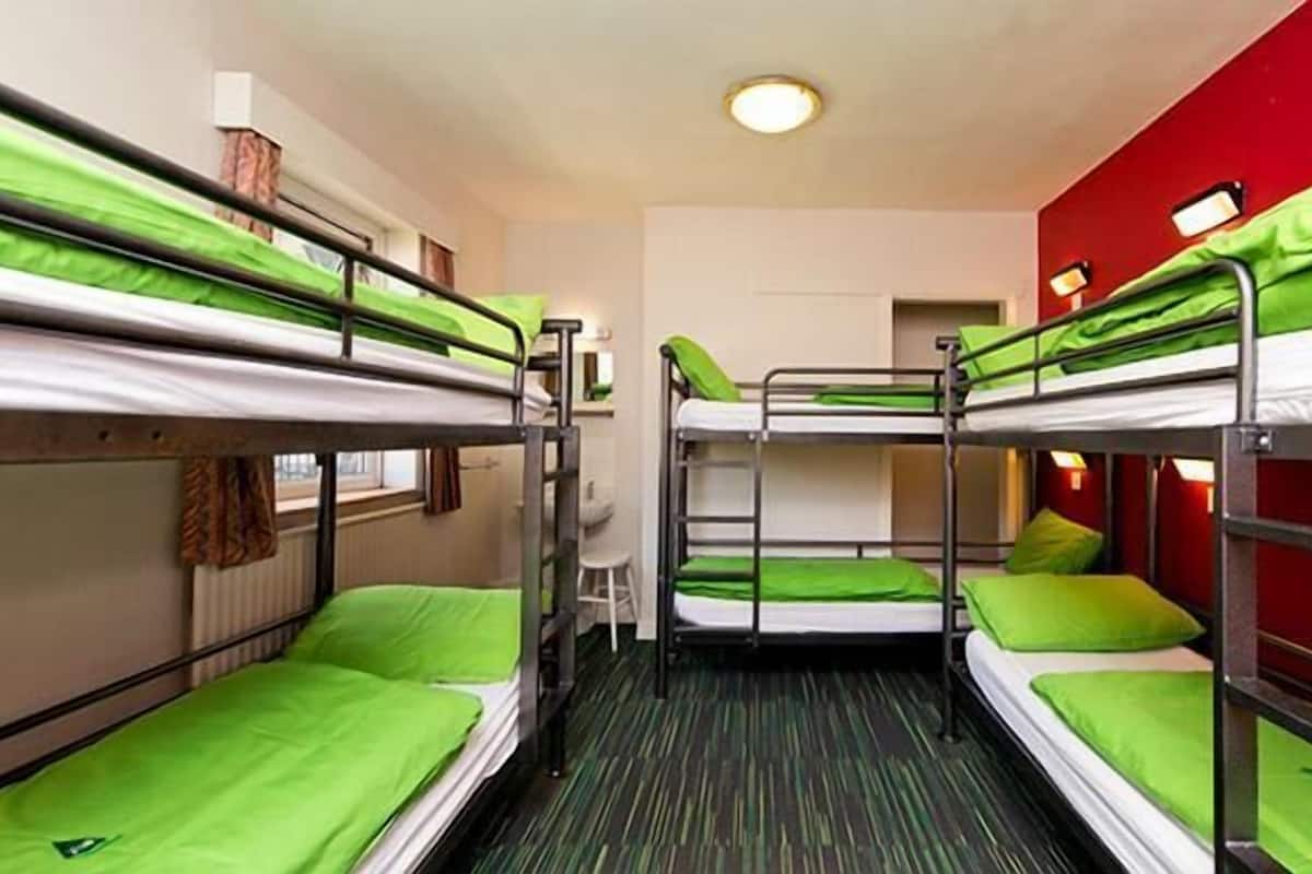 In-room safe, blackout drapes