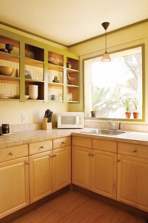 Private kitchen - Ka'awaloa Plantation Bed & Breakfast (Captain Cook)