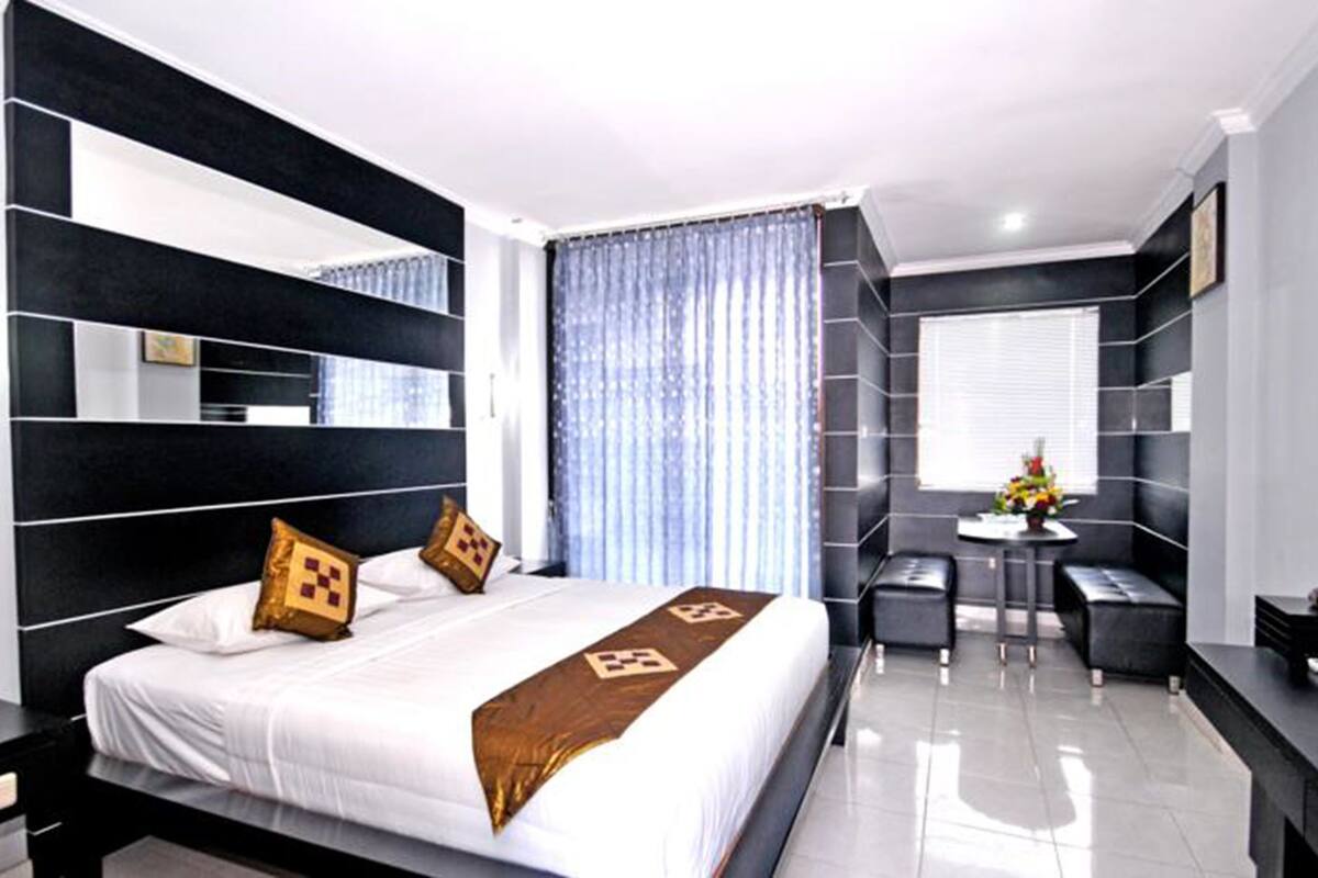 Superior Room, 1 Double Bed (Arya Room) | In-room safe, desk, rollaway beds (surcharge)
