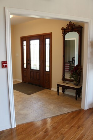 Interior entrance - Honeycomb Bed & Breakfast (Onanole)