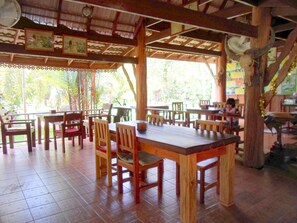 Restaurant - Nung House Khao Sok (Phanom)