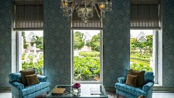 Royal Suite | 1 bedroom, premium bedding, memory foam beds, minibar