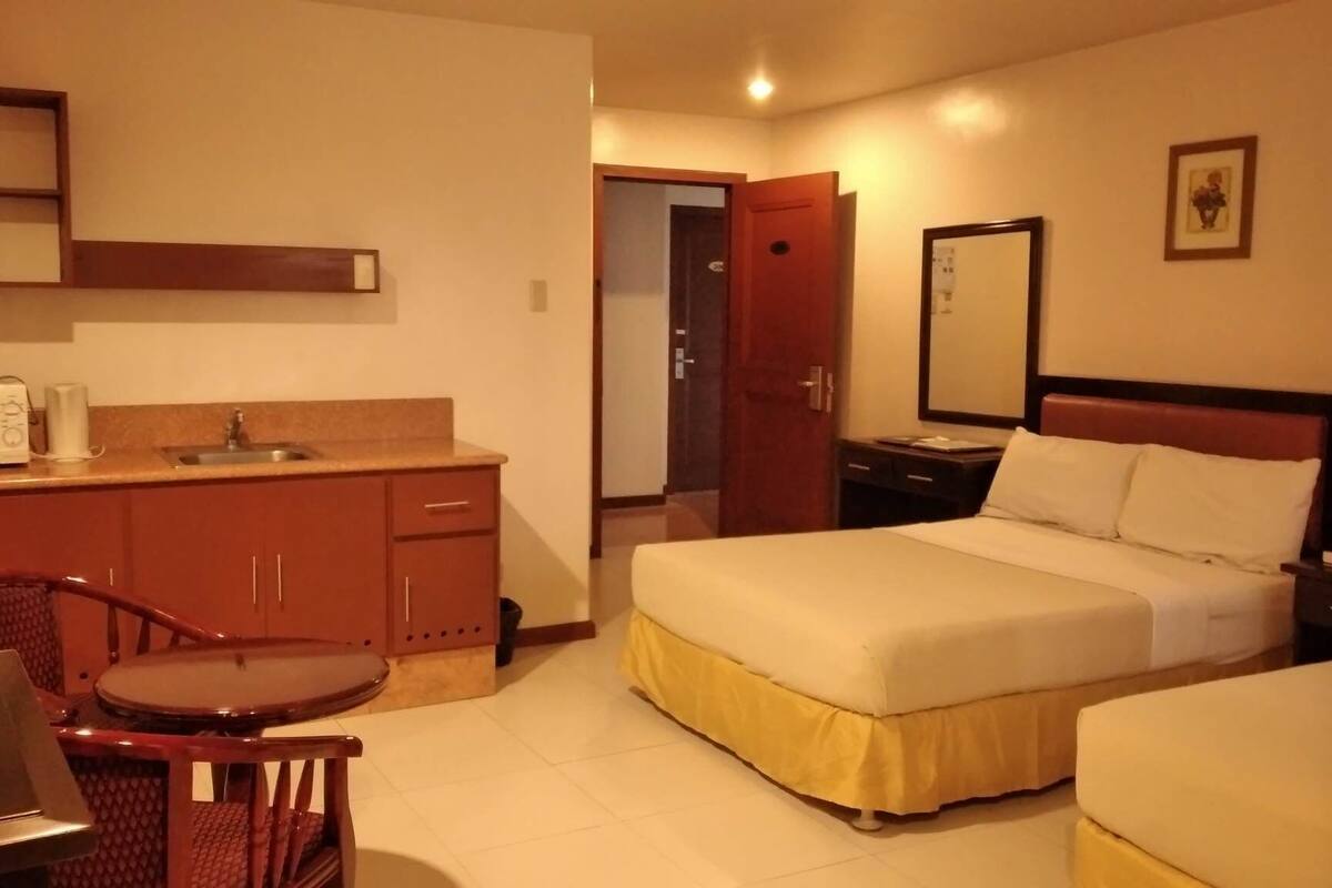 deluxe room | bed sheets