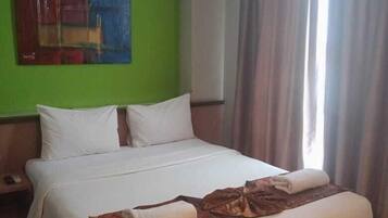 Chambre Standard, 1 grand lit | Bureau, lits pliants/supplémentaires, Wi-Fi gratuit