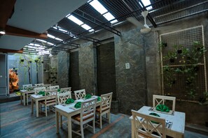 Restaurant - Loji Hotel Solo by Wstay (Surakarta)