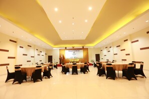 Banquet hall - Loji Hotel Solo by Wstay (Surakarta)