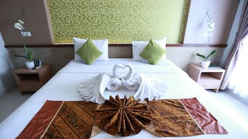 Habitación Deluxe, 1 cama de matrimonio grande | Escritorio, camas supletorias, wifi gratis