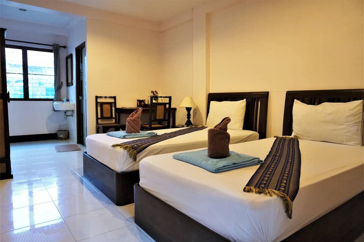 Superior Twin Room (With Fan) | Desk, free WiFi, bed sheets