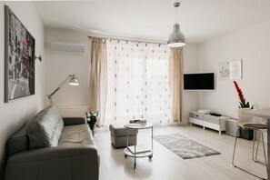 Classic Apartment, 1 Bedroom | Living room