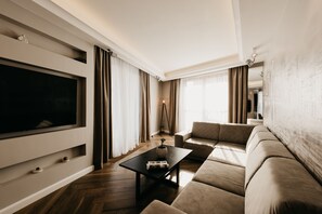 Deluxe Apartment, 2 Bedrooms | Living room