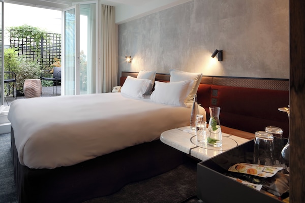 Classic Room (Balcony upon availability) | Premium bedding, minibar, in-room safe, free WiFi