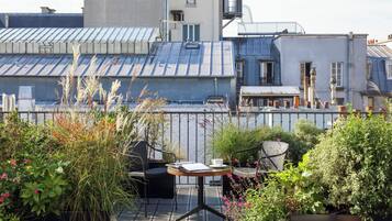 Suite Les Bains | Terrace/patio