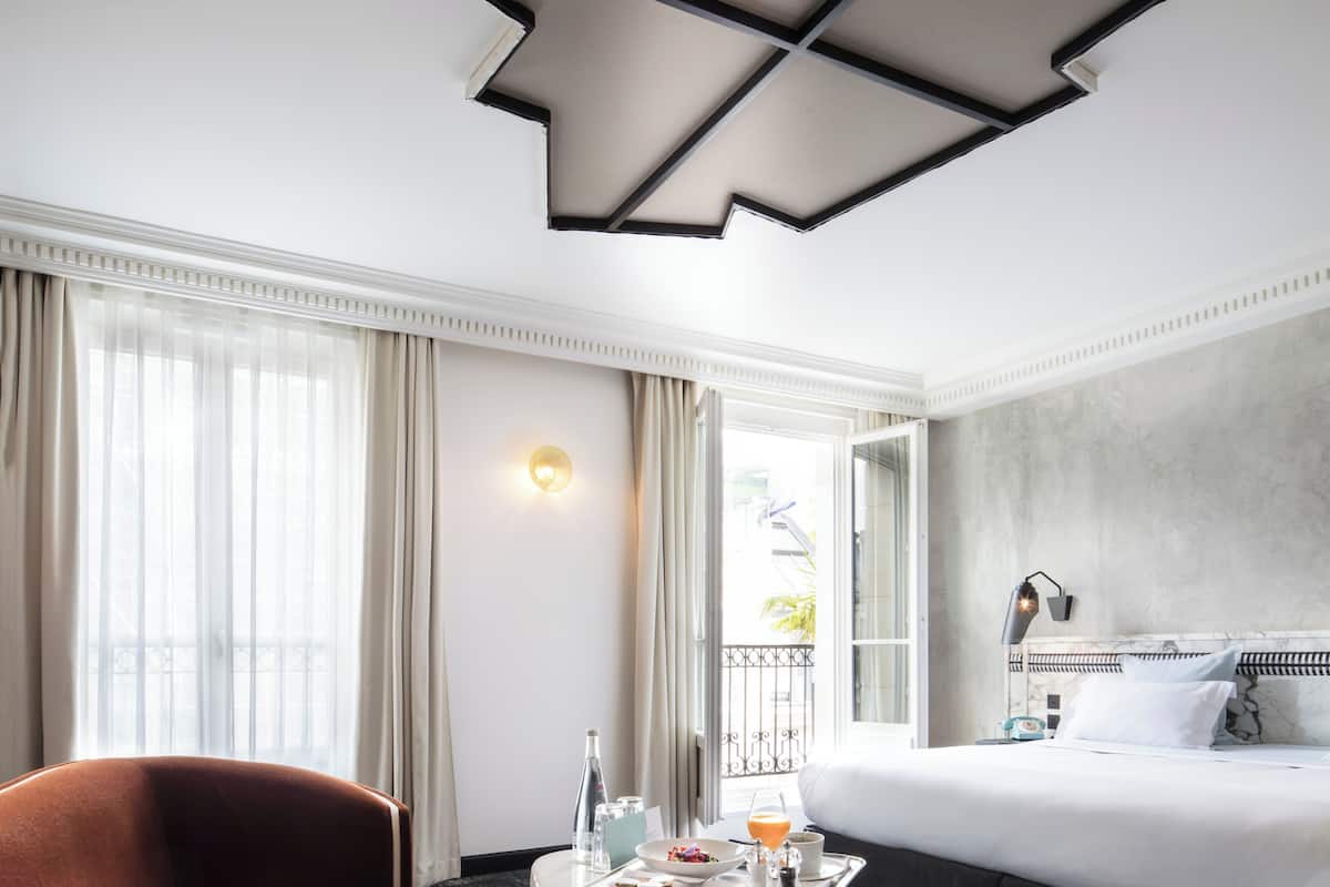 Habitación Deluxe (Balcony upon availability) | Ropa de cama de alta calidad, minibar, caja fuerte y wifi gratis