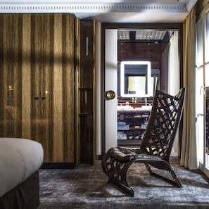 Ropa de cama de alta calidad, minibar, caja fuerte y wifi gratis