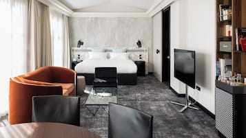 Suite, Balcony | Premium bedding, minibar, in-room safe, free WiFi