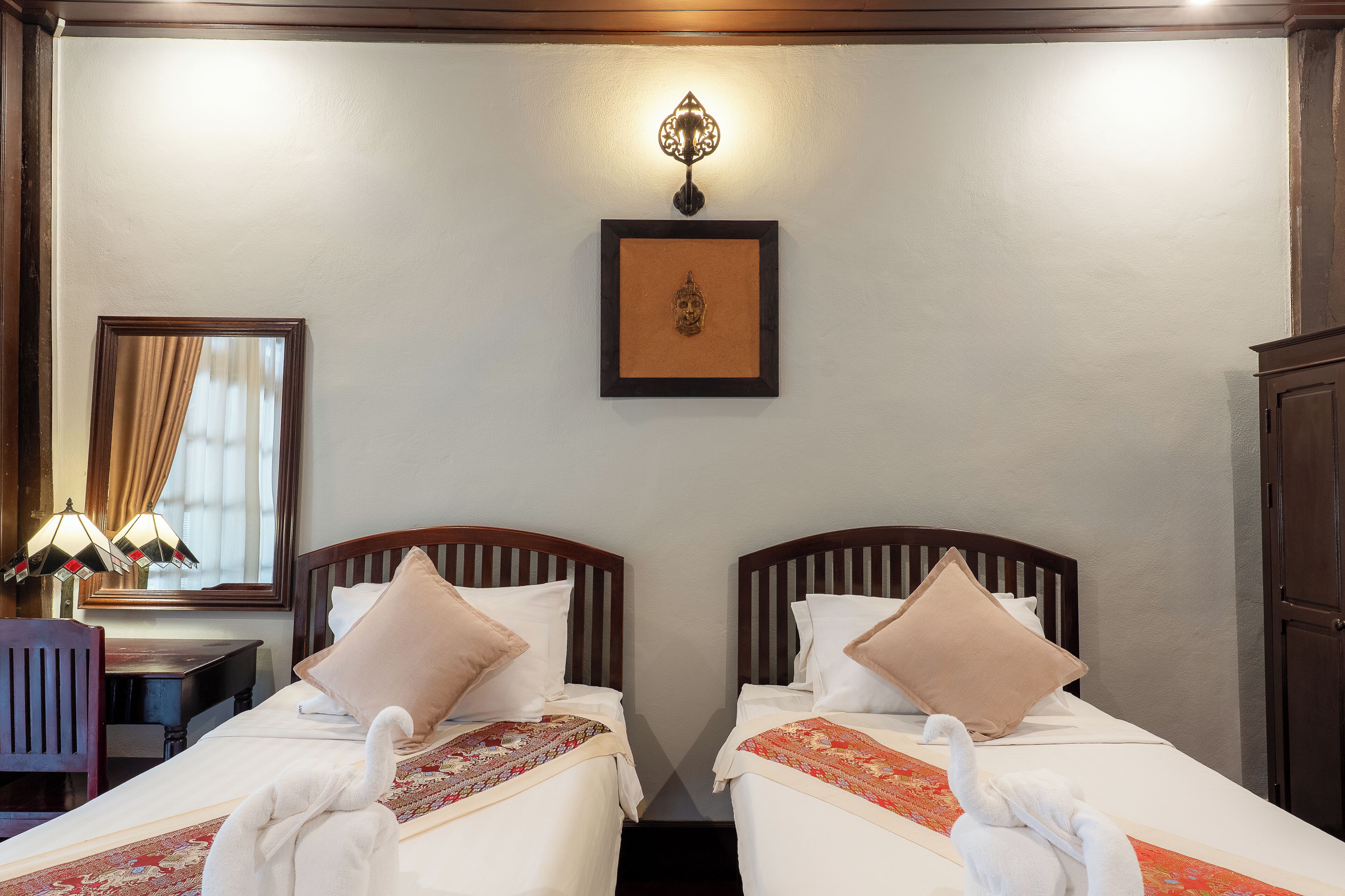 Deluxe Twin Room | In-room safe, desk, iron/ironing board, free WiFi