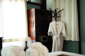 In-room safe, desk, iron/ironing board, free WiFi - Ban Lakkham River View (Luang Prabang)