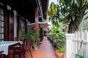 Interior detail - Ban Lakkham River View (Luang Prabang)