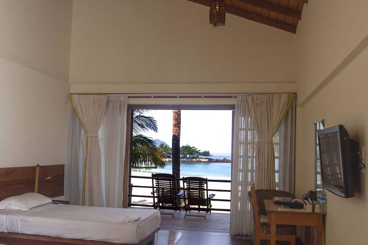 deluxe storey sea view | memory-foam beds, in-room safe, desk, blackout curtains