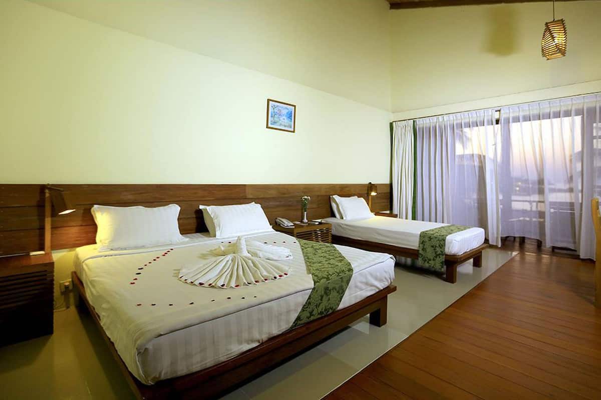 deluxe storey sea view | memory-foam beds, in-room safe, desk, blackout curtains