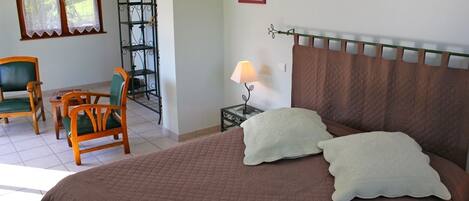 Comfort-Doppelzimmer | Schreibtisch, schallisolierte Zimmer, Babybetten, Zustellbetten