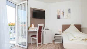Standard Single Room | In-room safe, desk, iron/ironing board (on request), WiFi (free) - Tannenblick (Bad Vilbel)