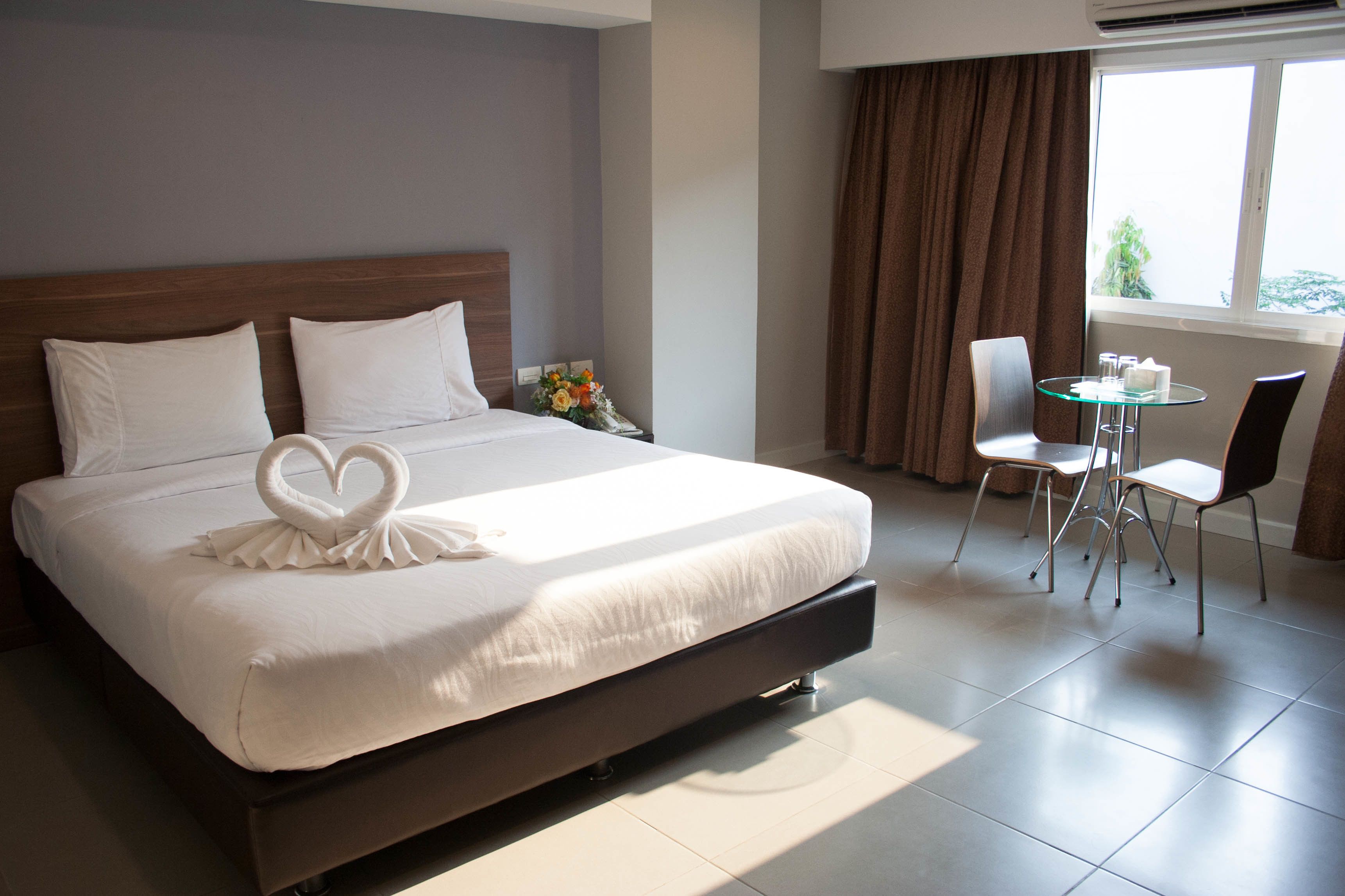 1 bedroom, blackout curtains, free wifi, bed sheets