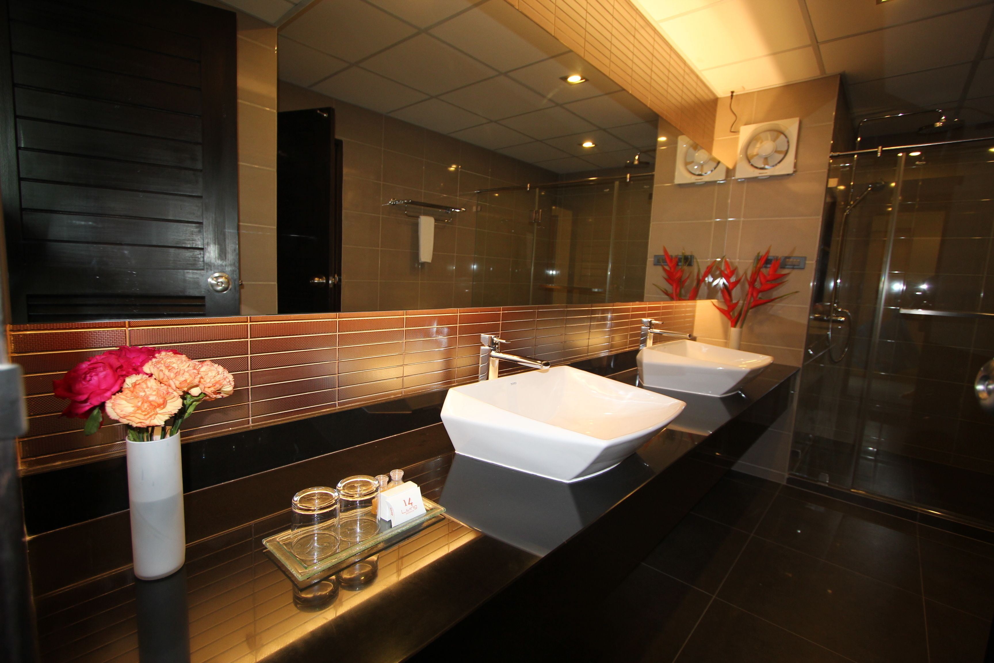 1 bedroom, blackout curtains, free wifi, bed sheets