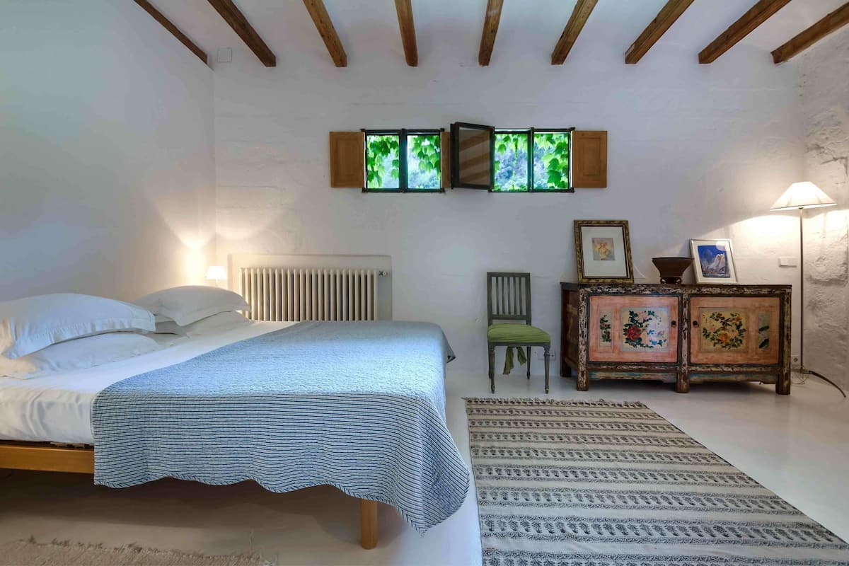 Double or Twin Room | In-room safe, desk, blackout drapes, WiFi (free)