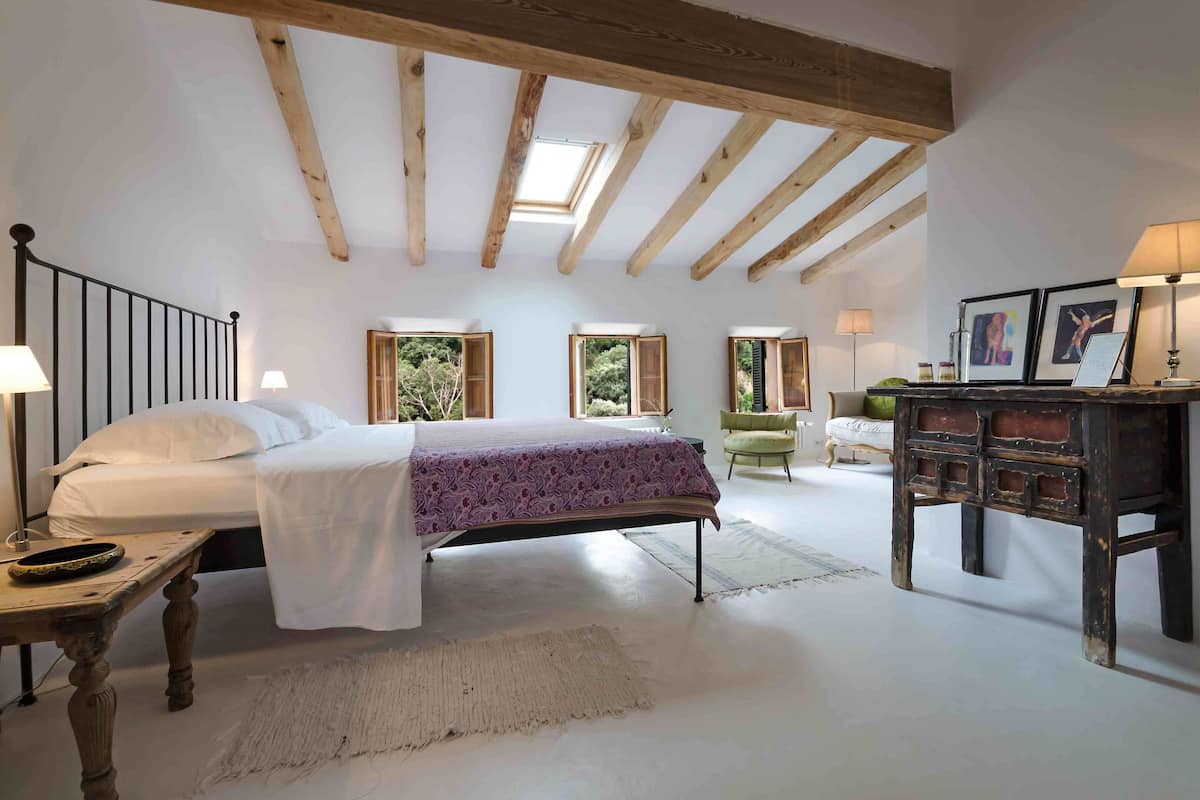 Superior Double Room | In-room safe, desk, blackout drapes, WiFi (free)