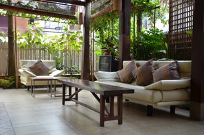 Lobby sitting area - Sala Prabang Hotel (Luang Prabang)