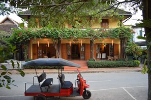 Front of property - Sala Prabang Hotel (Luang Prabang)