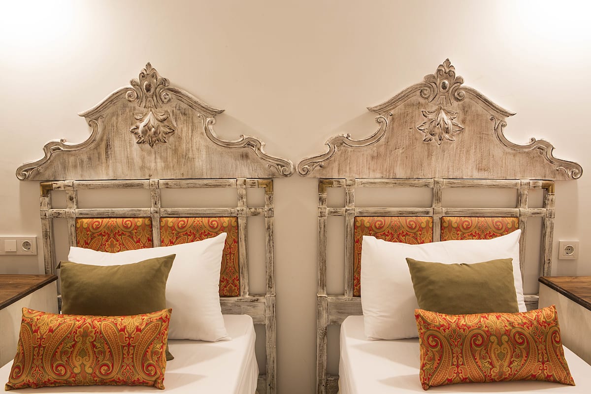 Deluxe Room, 1 Double Bed | Minibar, in-room safe, laptop workspace, free WiFi