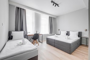 Superior-Dreibettzimmer | Schreibtisch, Bügeleisen/Bügelbrett, kostenloses WLAN, Bettwäsche