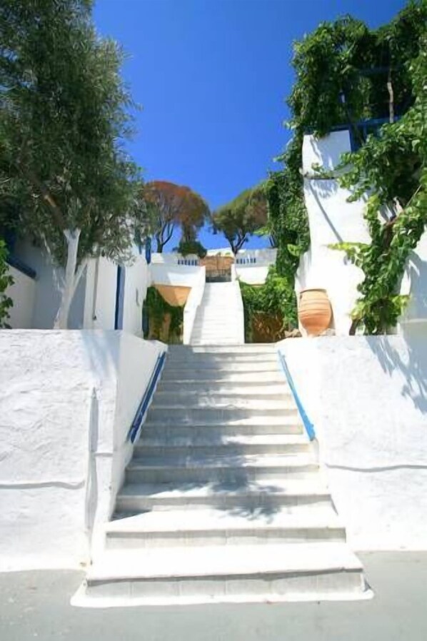 Property entrance - Hotel Agnanti (Milos)