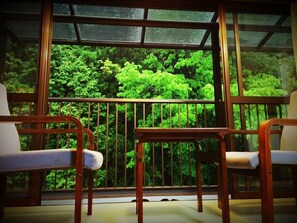 Japanese Tatami Room, Non-smoking (Customer cannot check-in after 9pm)  No Restaurant around Hotel. | Vistas desde la habitación
