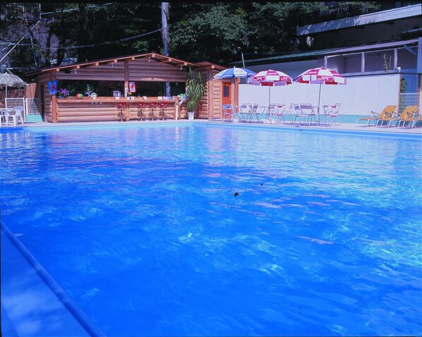 Outdoor pool, pool umbrellas