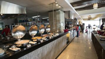 Daily local cuisine breakfast for a fee