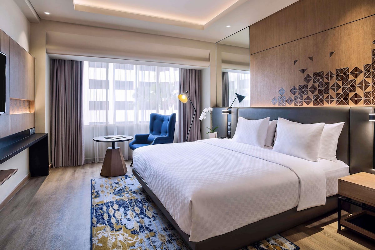 Minibar, in-room safe, desk, blackout curtains