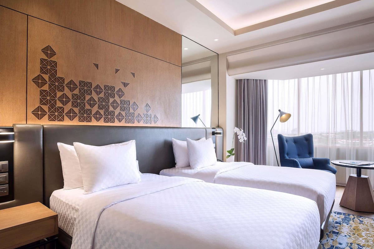 Privilege, Luxury Room, 2 Katil Bujang (Single) | Bar mini, peti besi dalam bilik, meja, langsir/tirai gelap terus 