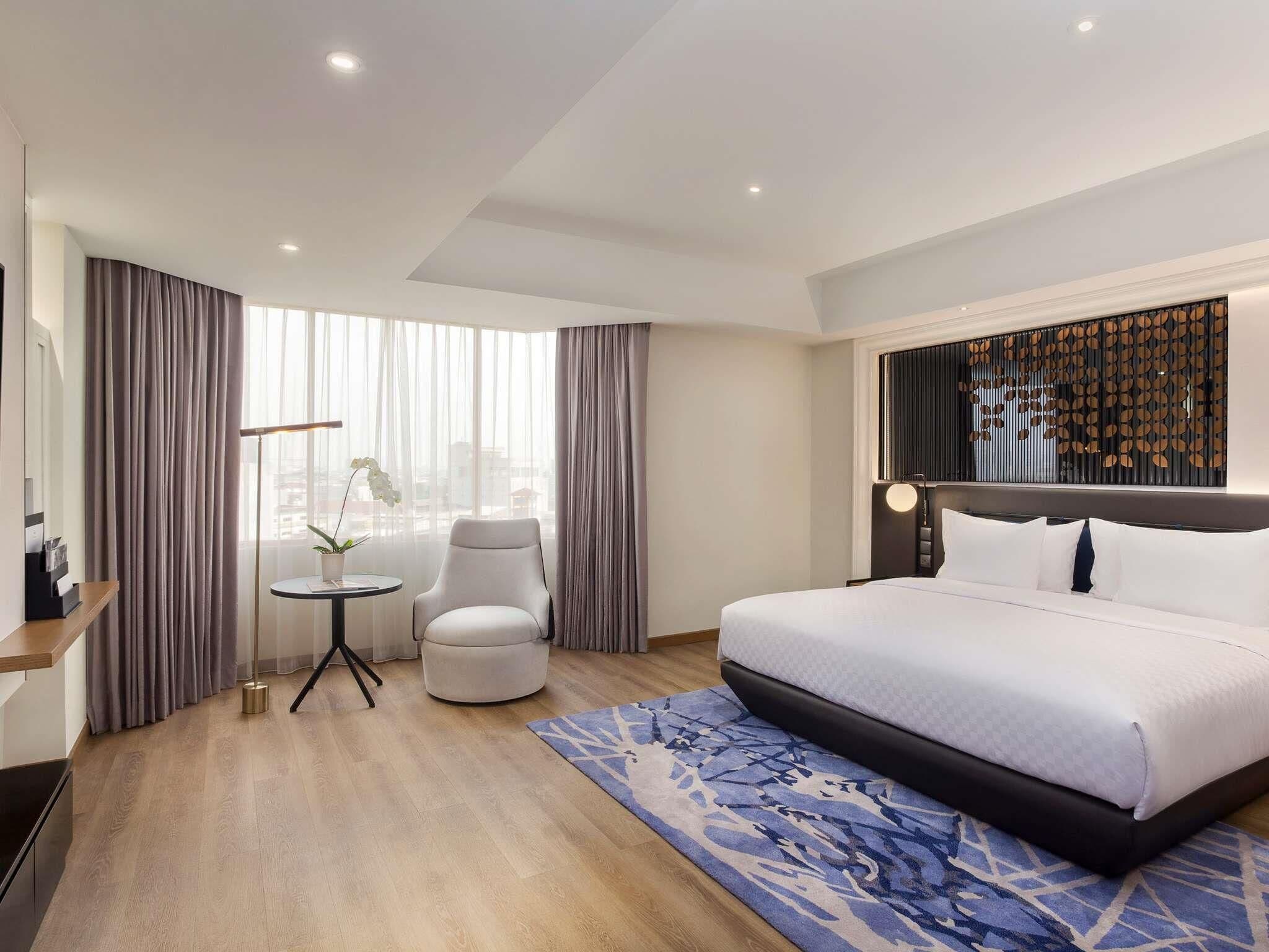 Privilege, Luxury-Zimmer, 1 King-Bett | Minibar, Zimmersafe, Schreibtisch, Verdunkelungsvorhänge