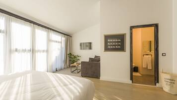 1 bedroom, minibar, in-room safe, desk