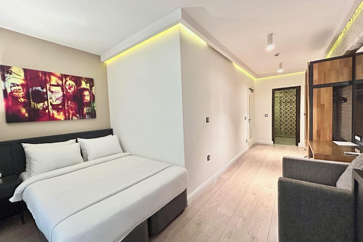 Chambre Double Standard | 1 chambre, minibar, coffres-forts dans les chambres, bureau