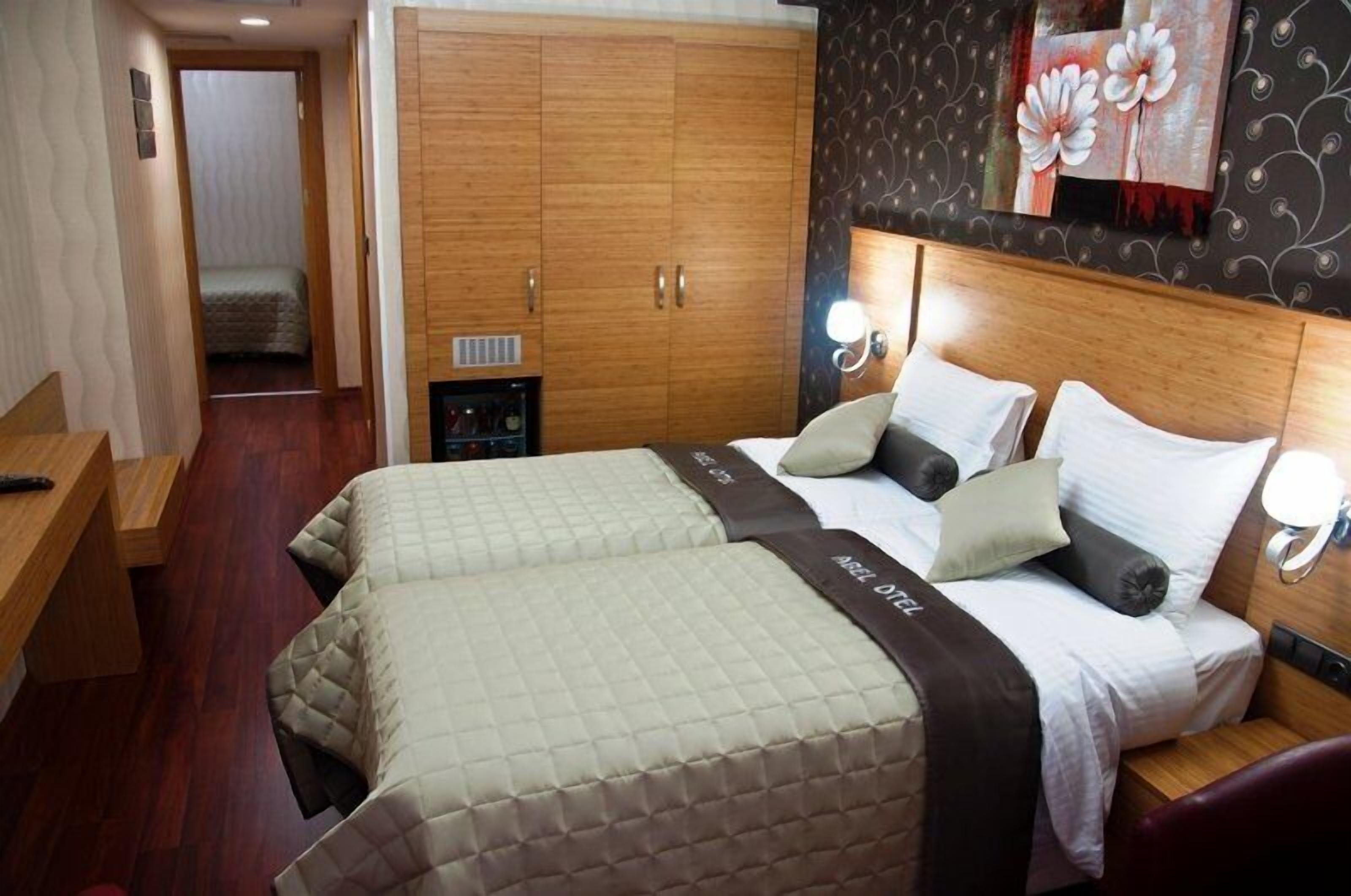 Minibar, in-room safe, soundproofing, WiFi (free)